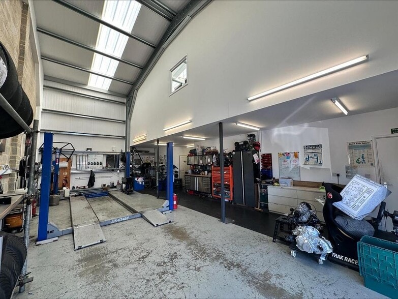 Unit 45, Manston, Ramsgate for sale - Building Photo - Image 3 of 10
