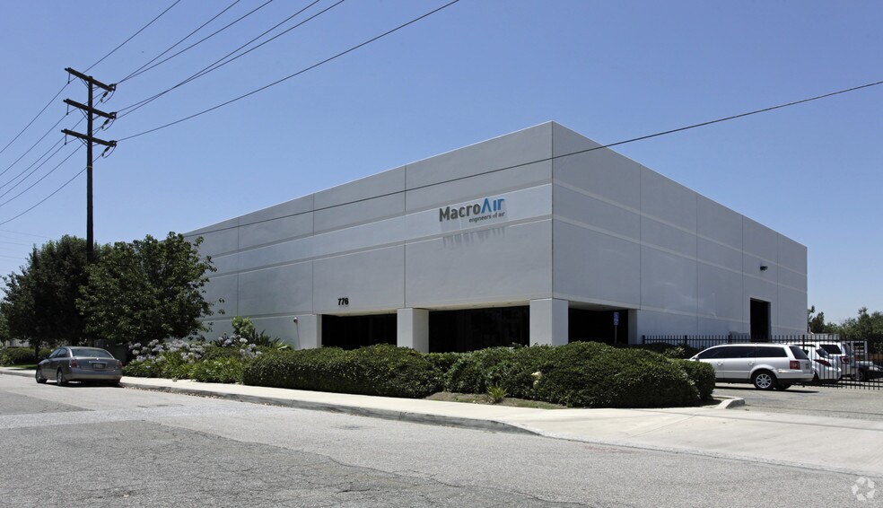 794 S Allen St, San Bernardino, CA à vendre - Photo du bâtiment - Image 2 de 6