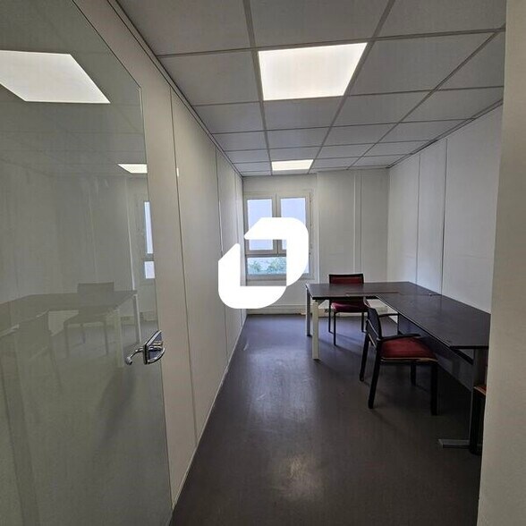 Bureau dans Saint-Ouen-sur-Seine à louer - Photo intérieure - Image 3 de 10