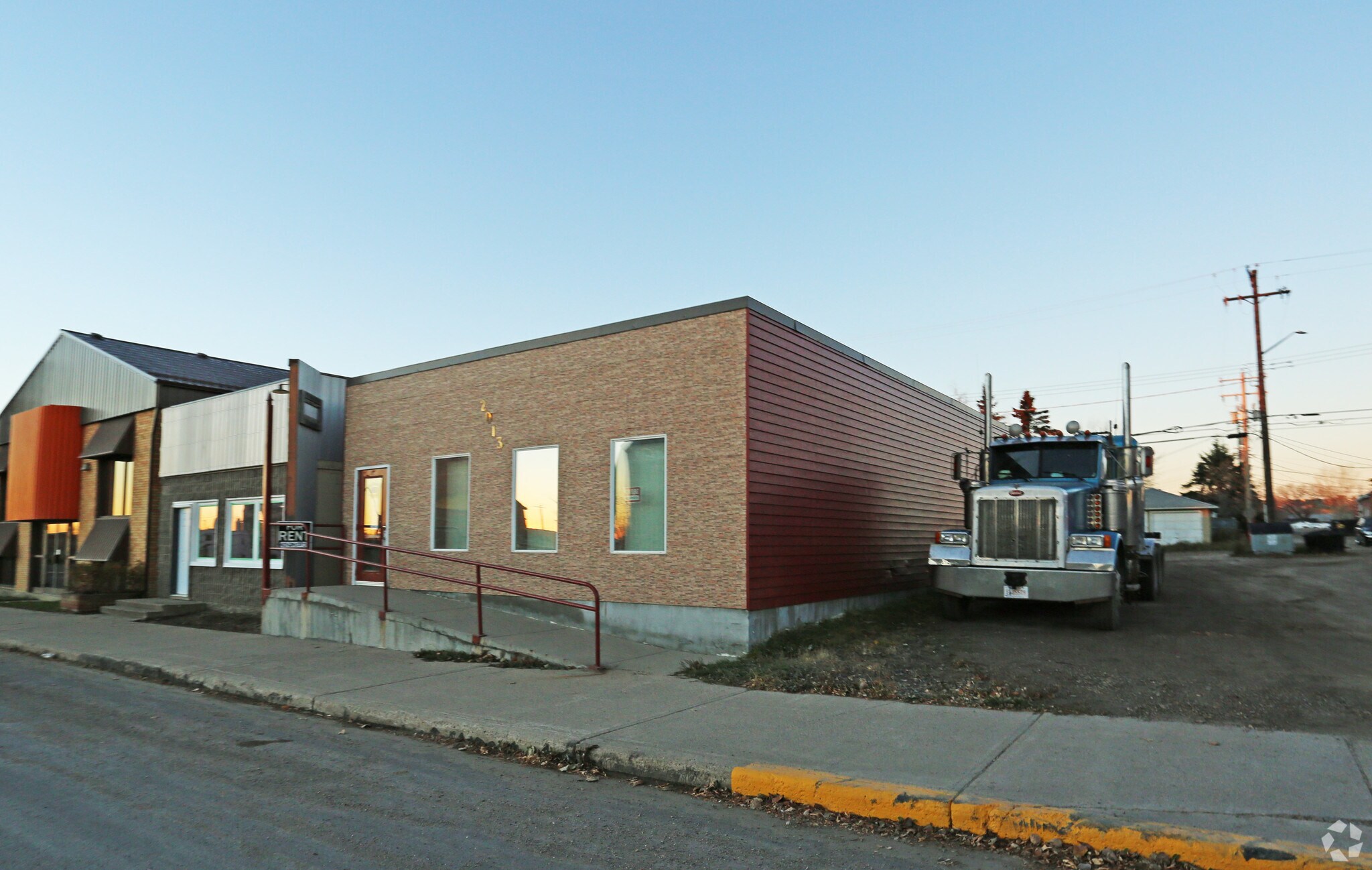 2013 20 Ave, Nanton, AB à vendre Photo principale- Image 1 de 1