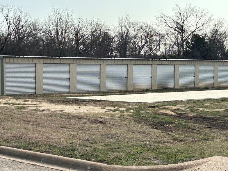 313 G St, Meridian, TX à vendre - Photo du bâtiment - Image 2 de 4