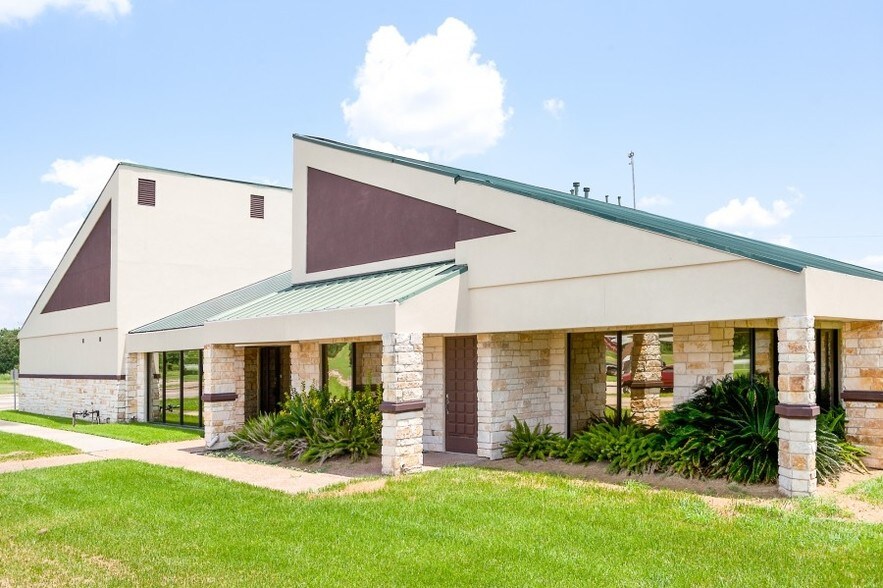 1229 Corporate Dr, Rosenberg, TX for sale - Building Photo - Image 2 of 14