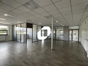 555 Rue De La Dombes, Miribel à louer Photo intérieure- Image 1 de 56