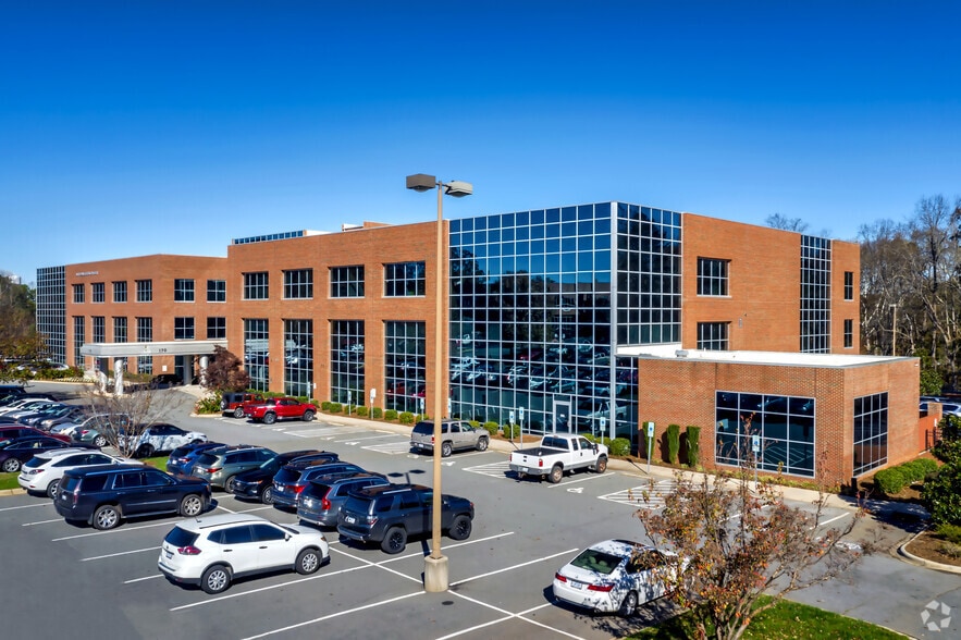 146 Medical Park Rd, Mooresville, NC for lease - Primary Photo - Image 2 of 27