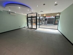 16-18 The Arcade, Barnsley à louer Photo intérieure- Image 2 de 6