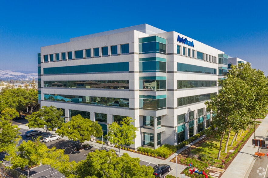 1730 N 1st St, San Jose, CA à louer - Photo du bâtiment - Image 3 de 13