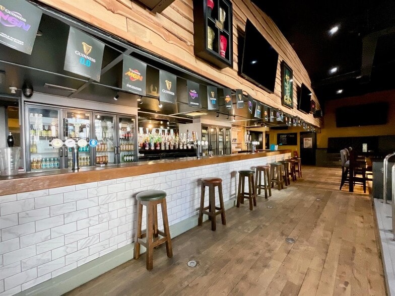 75a-79 Castle Rd, Scarborough for sale - Interior Photo - Image 2 of 6