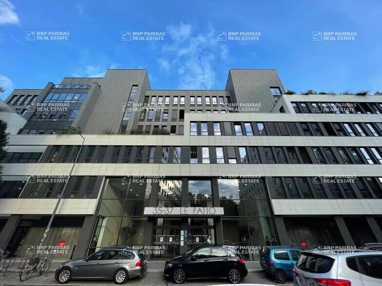 Bureau dans Villeurbanne à louer - Photo du bâtiment - Image 2 de 19