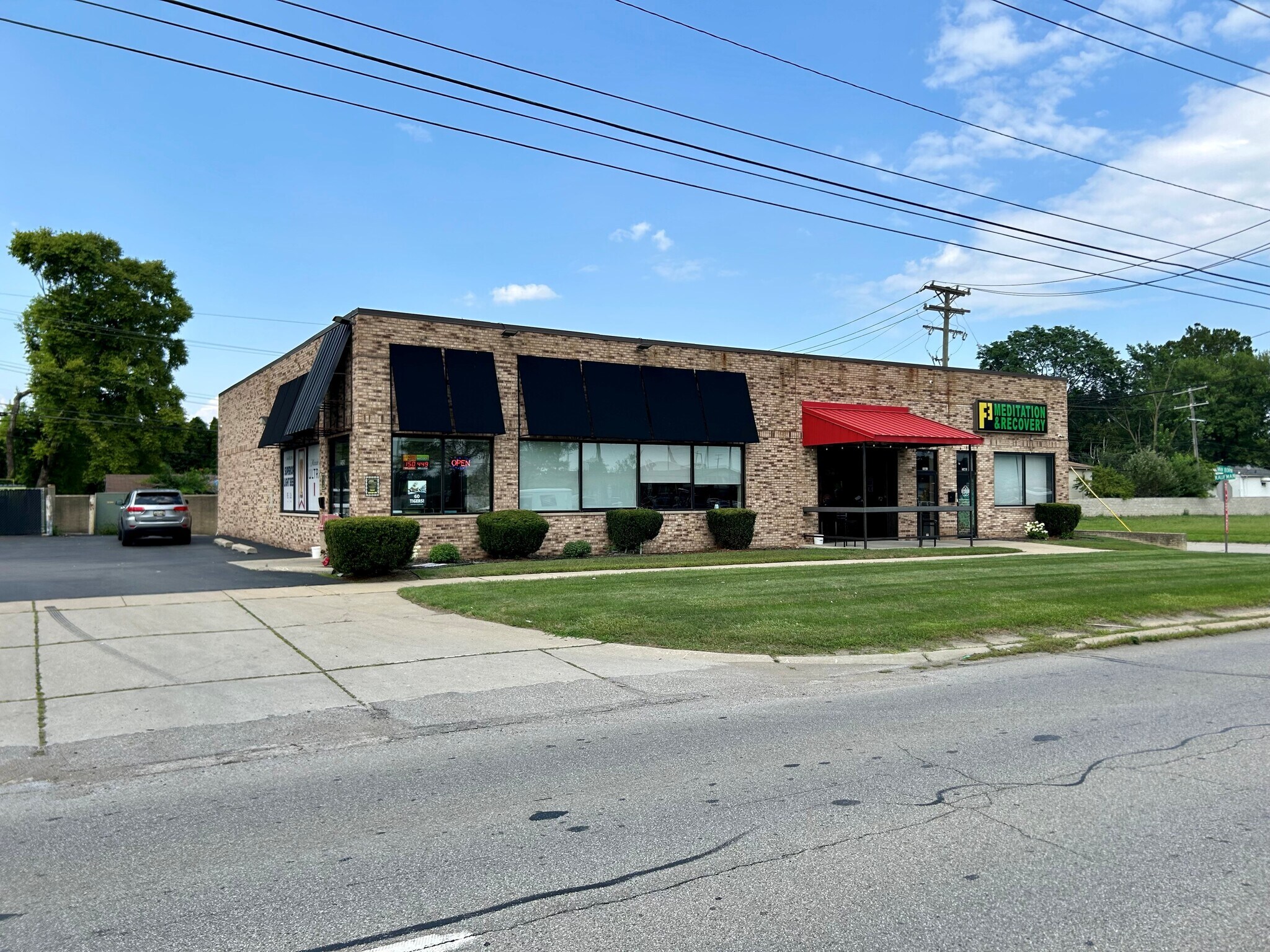 22402-22426 Van Born Rd, Dearborn Heights, MI à vendre Photo du bâtiment- Image 1 de 5