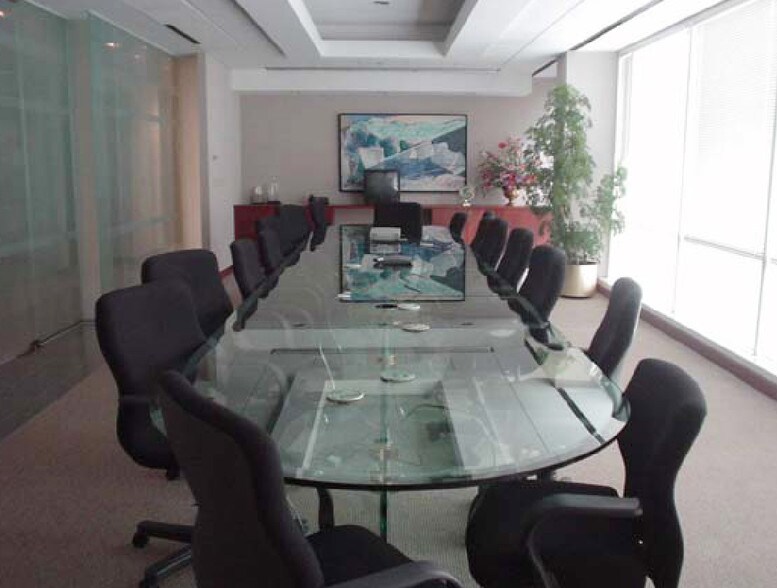 2201 Water Ridge Pky, Charlotte, NC à louer - Autre - Image 2 de 9