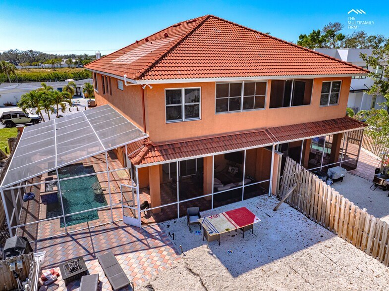 2119- 2125 Montclair Dr, Sarasota, FL à vendre - Photo du bâtiment - Image 3 de 7