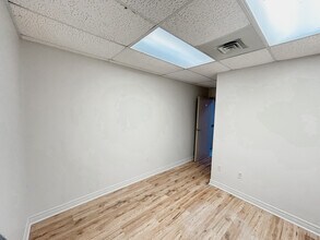 2109 London Line, Sarnia, ON for lease Interior Photo- Image 2 of 7