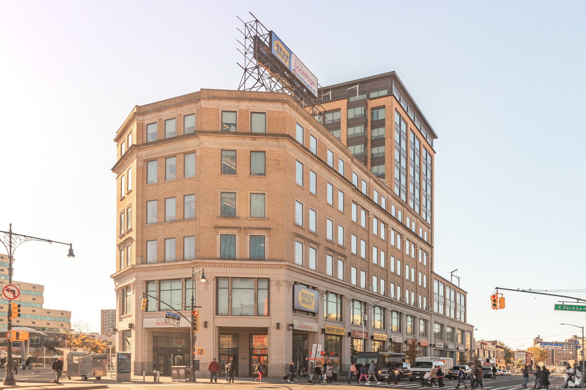 400 E Fordham Rd, Bronx, NY for lease Building Photo- Image 1 of 4