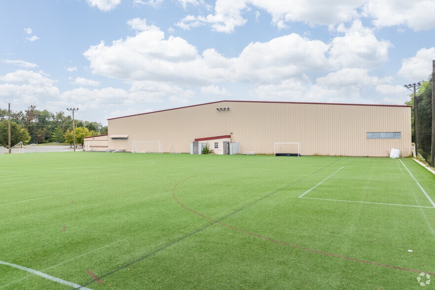 1400 Industrial Hwy, Pottstown, PA à vendre - Photo du bâtiment - Image 2 de 6
