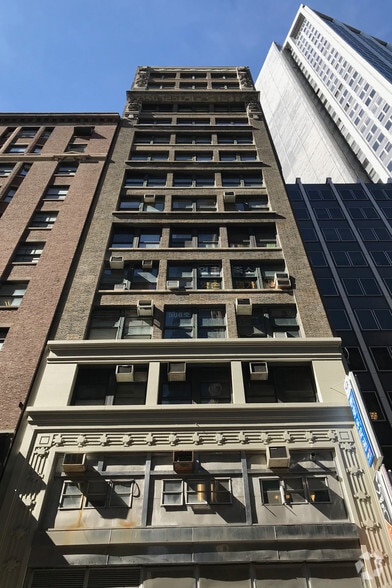 39-41 W 31st St, New York, NY for lease - Building Photo - Image 2 of 7