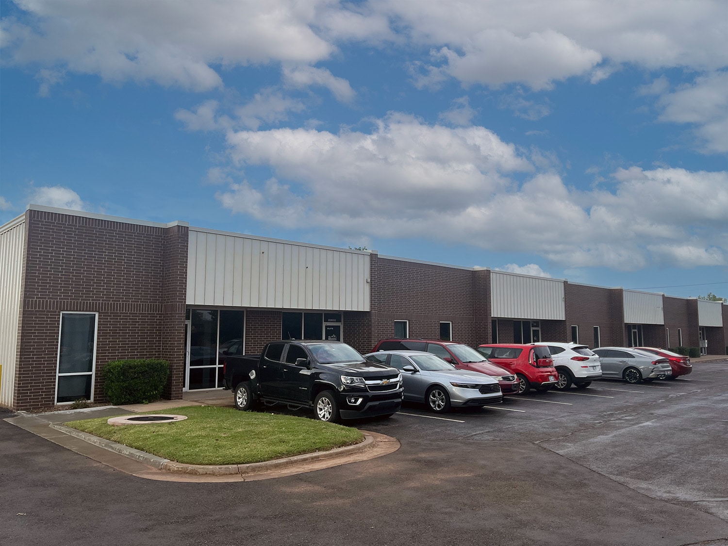 2800 S Kelly Ave, Edmond, OK for lease Building Photo- Image 1 of 4