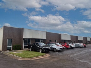2800 S Kelly Ave, Edmond, OK for lease Building Photo- Image 1 of 4
