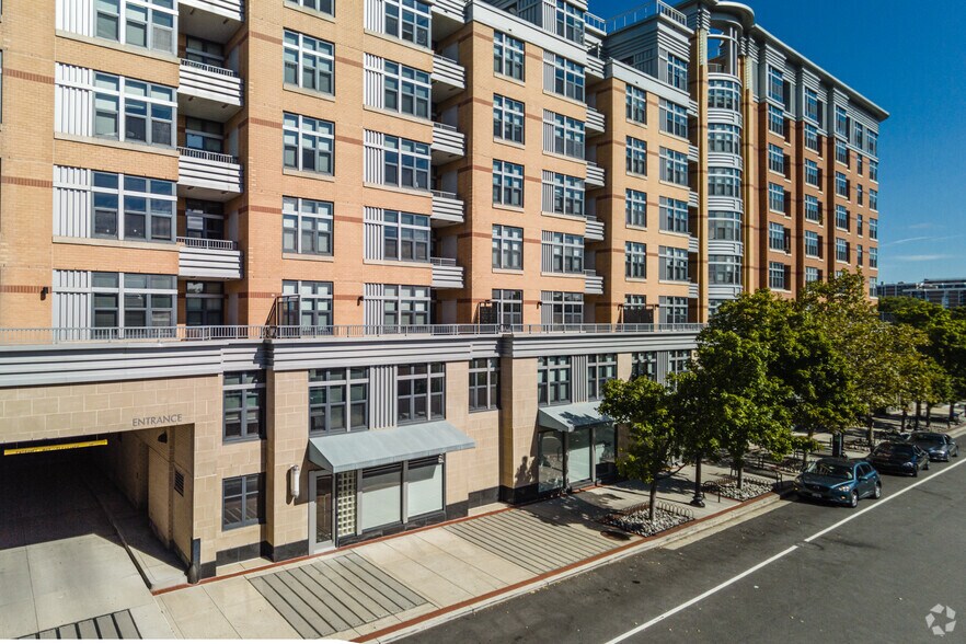 1028 S Walter Reed Dr, Arlington, VA for lease - Building Photo - Image 2 of 19