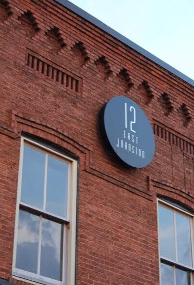 12 E Johnston St, Forsyth, GA à louer - Photo du bâtiment - Image 1 de 10