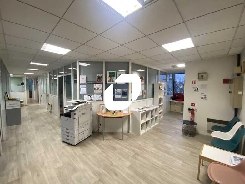 Bureau dans Osny à louer - Photo intérieure - Image 1 de 10