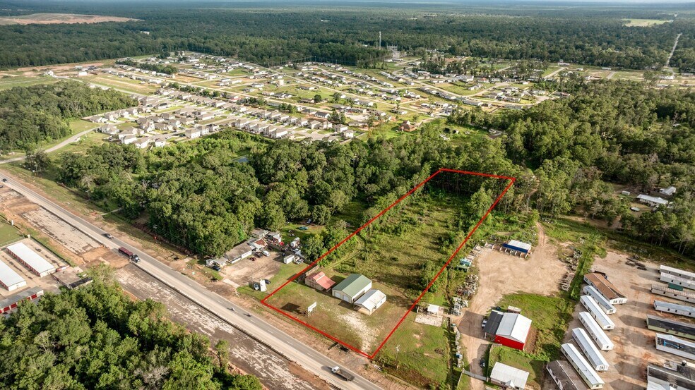 17540 TX-105, Conroe, TX à vendre - Photo du bâtiment - Image 2 de 14