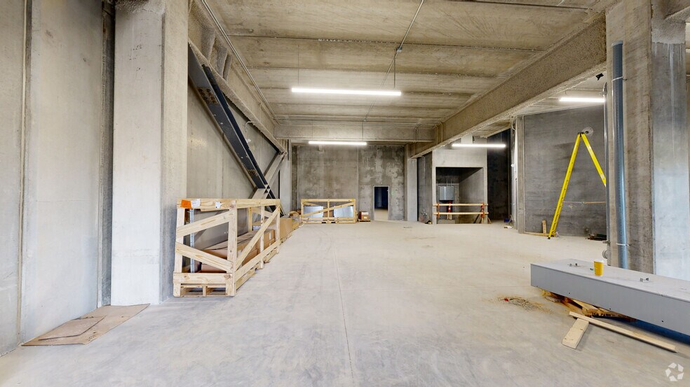 3855 Wayburne Dr, Burnaby, BC à vendre - Photo du bâtiment - Image 1 de 1