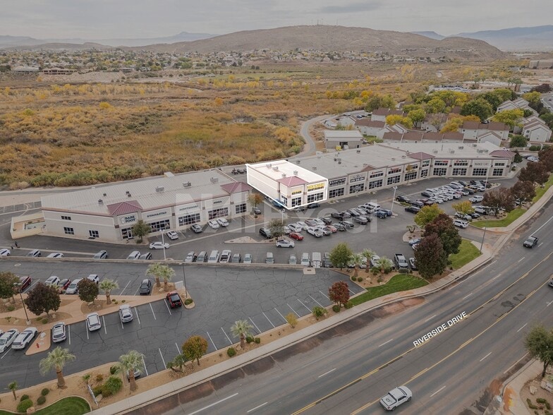 476 E Riverside Dr, Saint George, UT à louer - Photo du bâtiment - Image 3 de 8