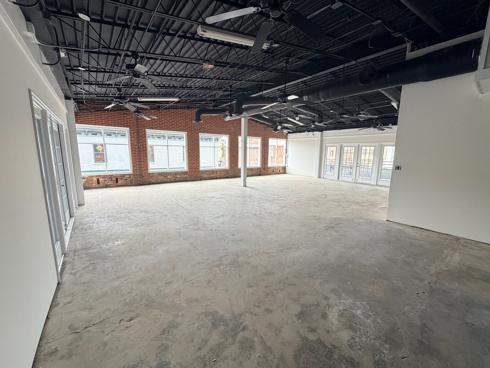 309-315 W Saint Julian St, Savannah, GA for lease Interior Photo- Image 1 of 5