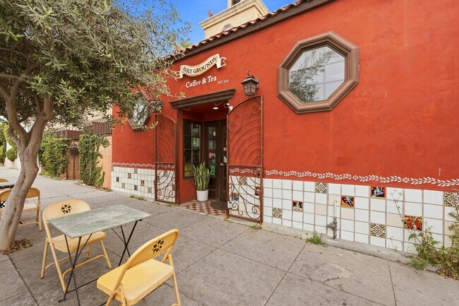 Plus de détails pour 5371 Alhambra Ave, Los Angeles, CA - Commerce de détail à vendre