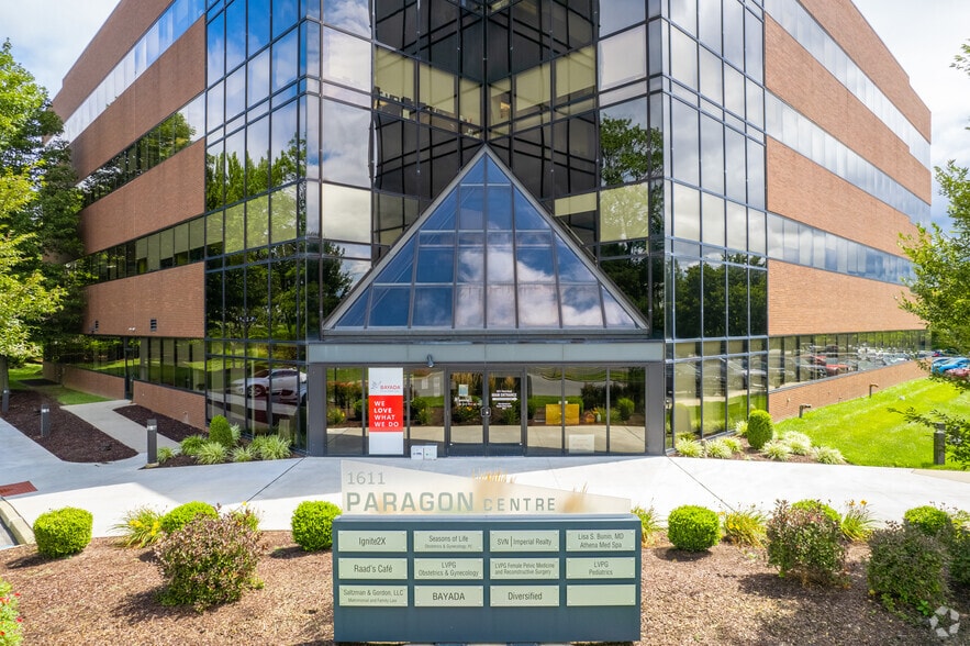 1611 Pond Rd, Allentown, PA à louer - Photo du bâtiment - Image 2 de 18