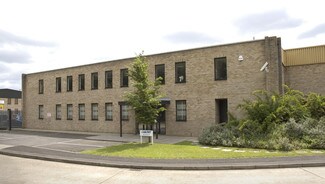 Plus de détails pour Albany Park, Camberley - Industriel à louer