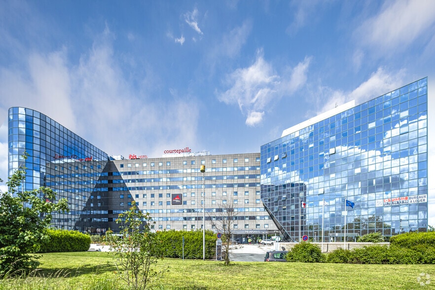 10 Allée Bienvenue, Noisy-le-Grand for lease - Building Photo - Image 2 of 4