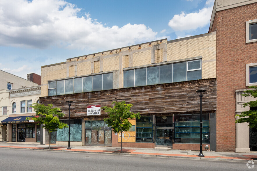 42-46 Main St, Hempstead, NY à vendre - Photo du bâtiment - Image 1 de 1