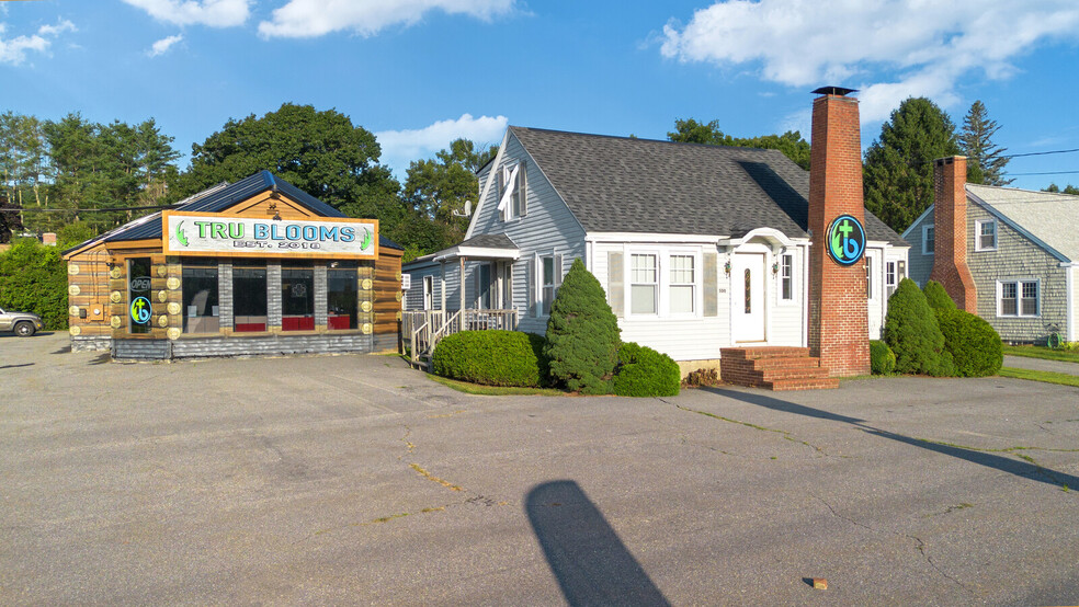 498 Maine Ave, Farmingdale, ME for sale - Building Photo - Image 1 of 5