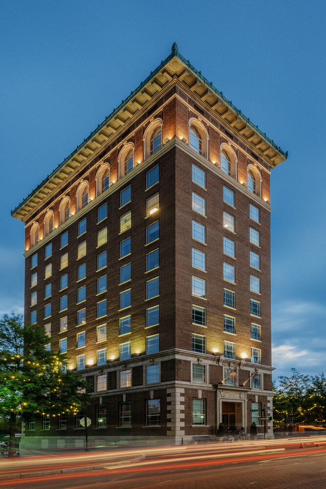 135 S Main St, Greenville, SC à louer Photo principale- Image 1 de 2