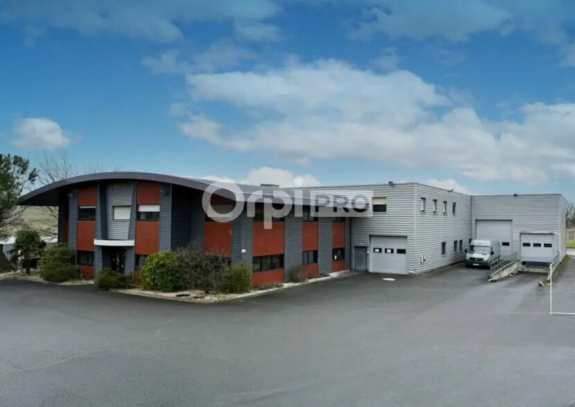 Office in Fleurieux-sur-l'Arbresle for lease - Building Photo - Image 1 of 1