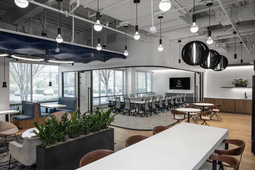 45600 Woodland Rd, Sterling, VA à louer - Photo intérieure - Image 3 de 12