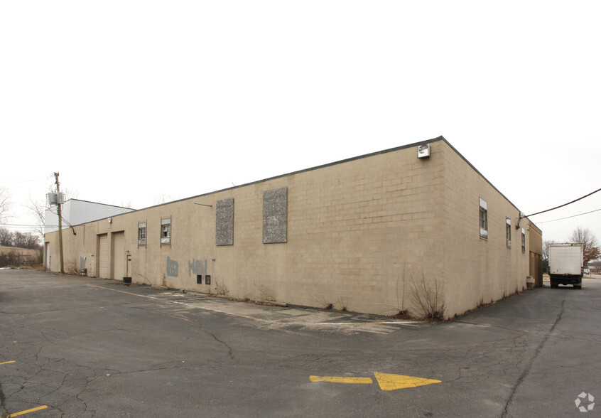 448-452 Park Dr, Troy, MI for lease - Building Photo - Image 2 of 4