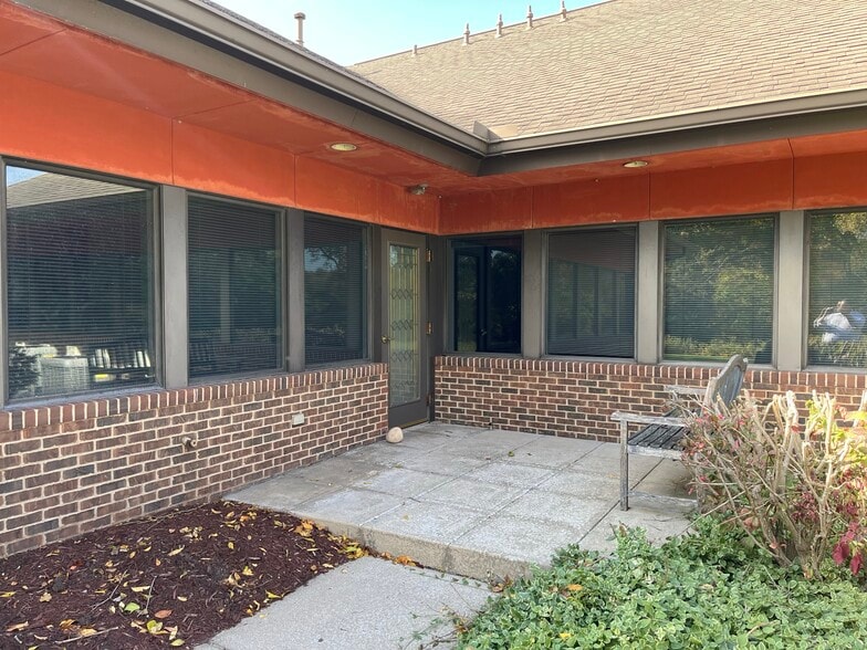 5770 Nimtz Pky, South Bend, IN for lease - Building Photo - Image 3 of 15