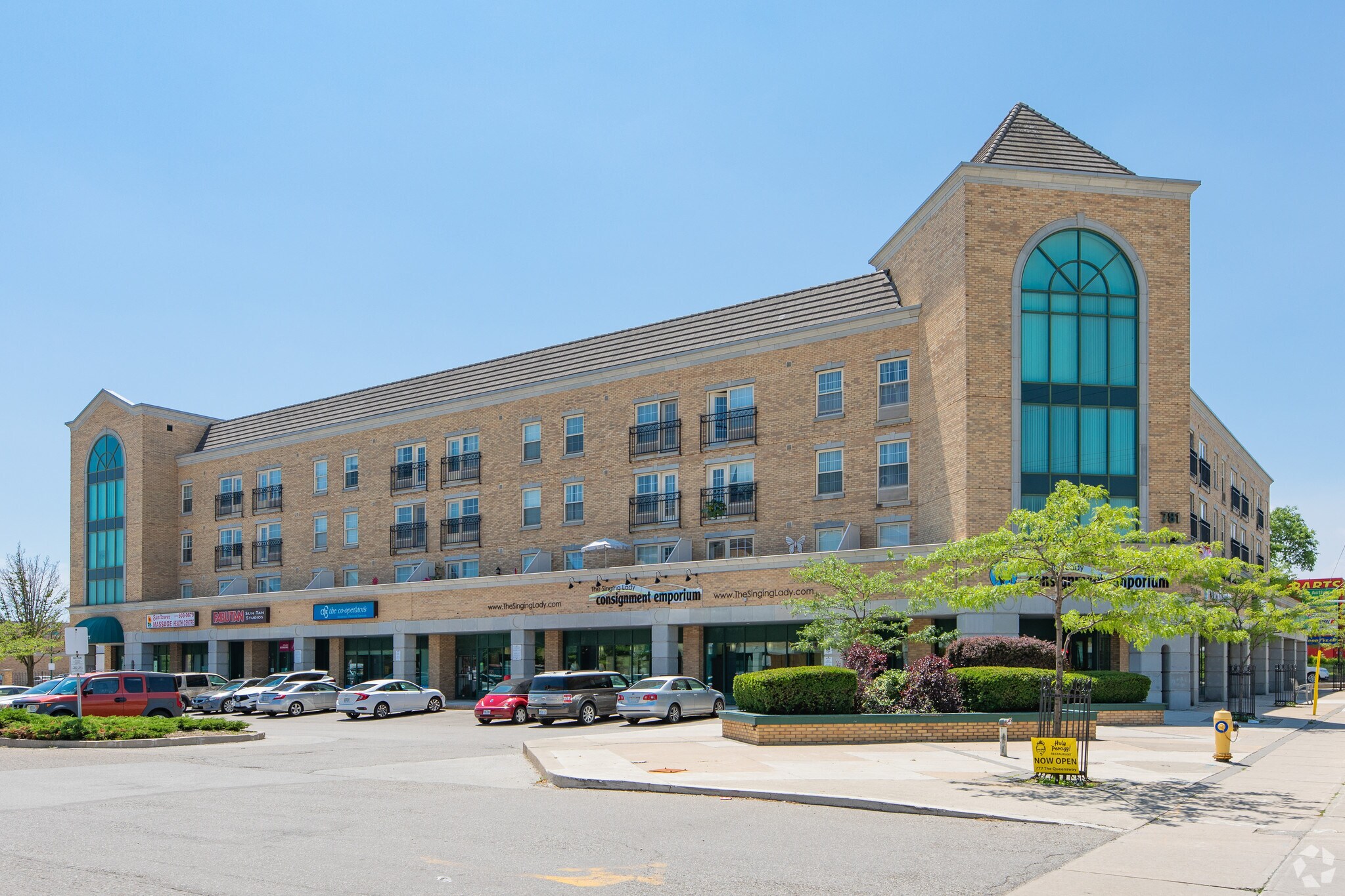 731-781 The Queensway, Toronto, ON à vendre Photo principale- Image 1 de 1