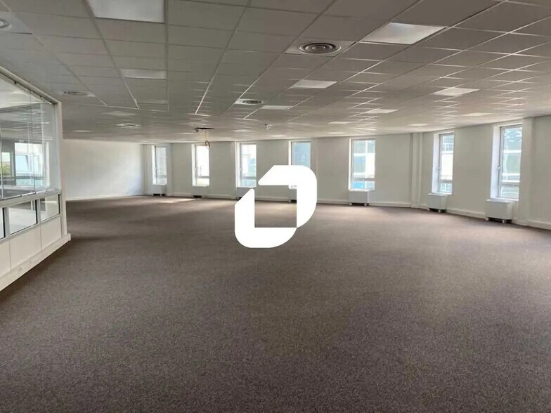 Office in Cergy for lease - Interior Photo - Image 3 of 10