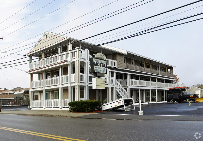 62 E Grand Ave, Old Orchard Beach, ME for sale - Primary Photo - Image 1 of 1