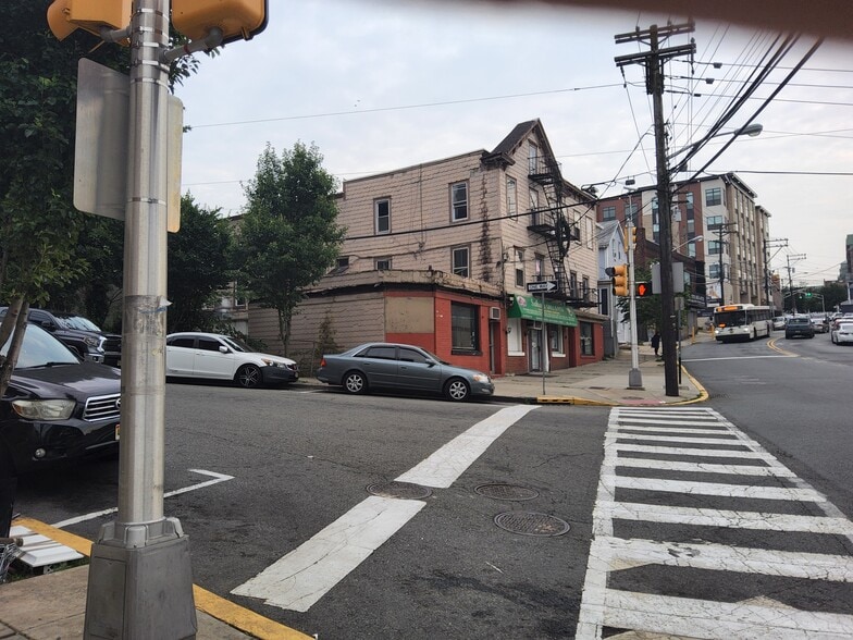 3810-3814 32nd St, Union City, NJ for sale - Building Photo - Image 2 of 3