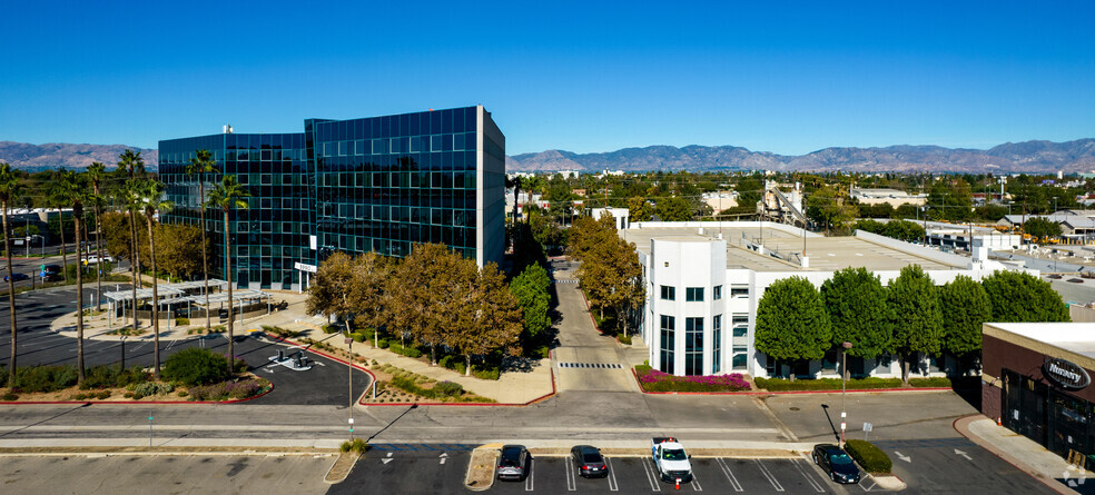 5990 Sepulveda Blvd, Sherman Oaks, CA à louer - Photo du bâtiment - Image 3 de 10