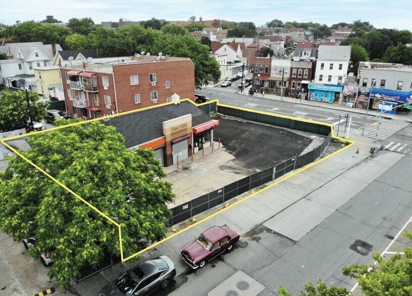 6809 Queens Blvd, Woodside, NY à vendre - Photo du bâtiment - Image 3 de 6