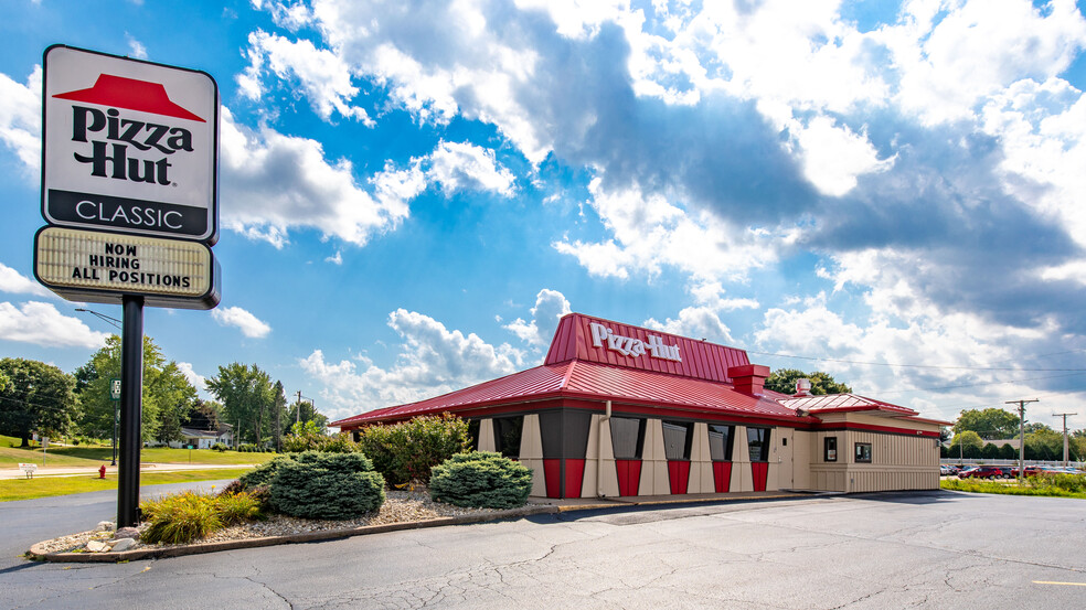 1049 S Oakwood Ave, Geneseo, IL for sale - Building Photo - Image 1 of 1