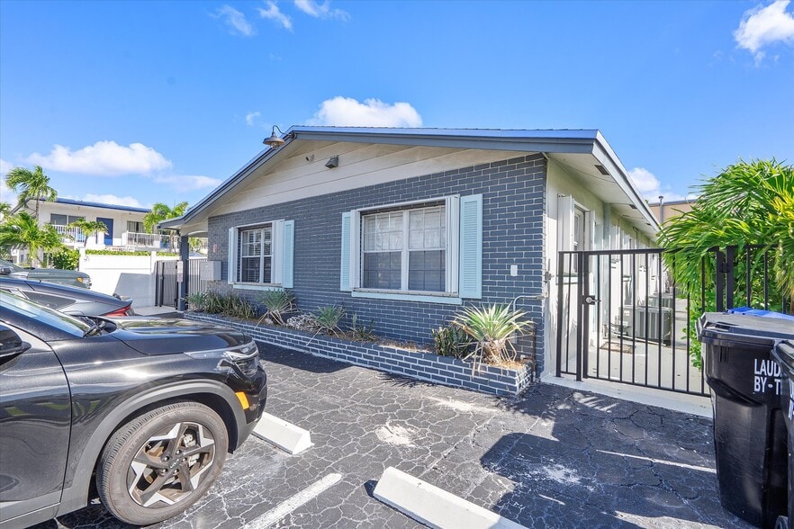 4204 Ocean Dr, Lauderdale By The Sea, FL à vendre - Photo du bâtiment - Image 3 de 19