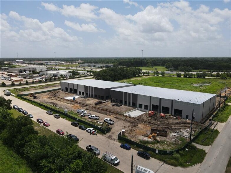 14213 Old Chocolate Bayou Rd, Houston, TX for lease - Building Photo - Image 2 of 5