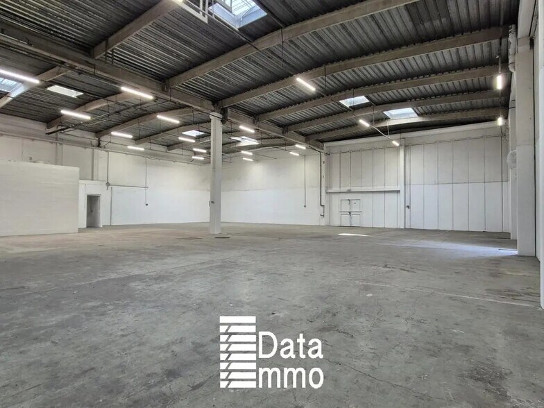 Industrial in Valenton for lease - Building Photo - Image 3 of 5
