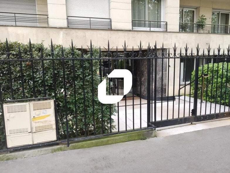 Bureau dans Paris à vendre - Hall d’entrée - Image 3 de 3